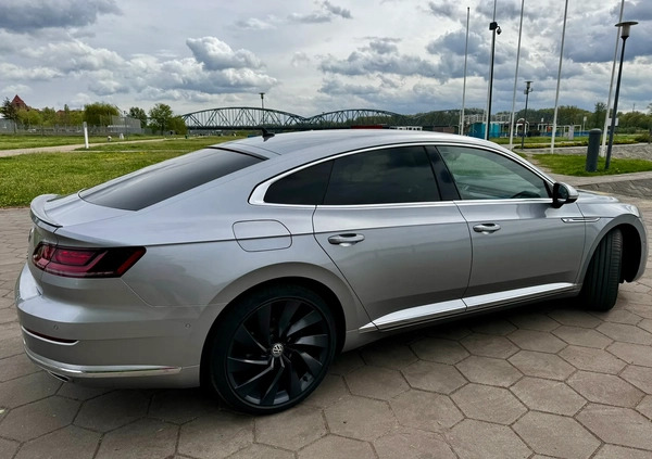Volkswagen Arteon cena 110000 przebieg: 114000, rok produkcji 2018 z Toruń małe 121